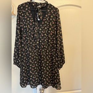 H&M top/dress. In black colour. Size US 14.